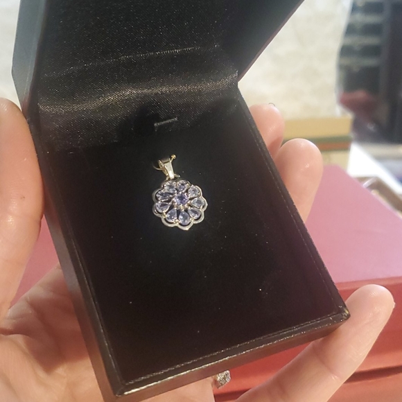 1.80 CT Tanzanite and 925 Sterling Silver Pendant - Picture 1 of 3